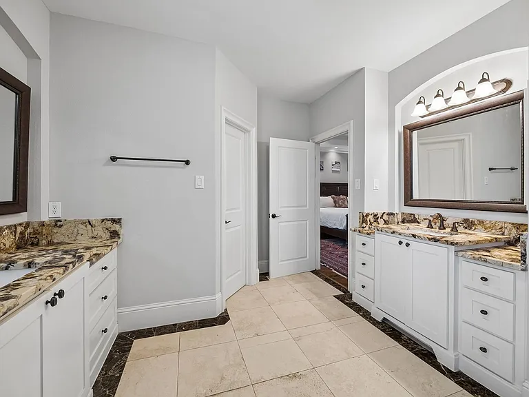 1360 Chippendale Rd — Photo 20