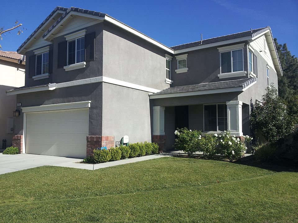 What a good looking house!