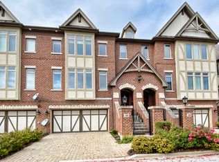 56 Bluestone Dr, St Charles, IL 60174