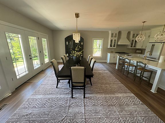 5th image of 500 Surfside Dr