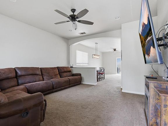 5th image of 2168 Roberta Ave