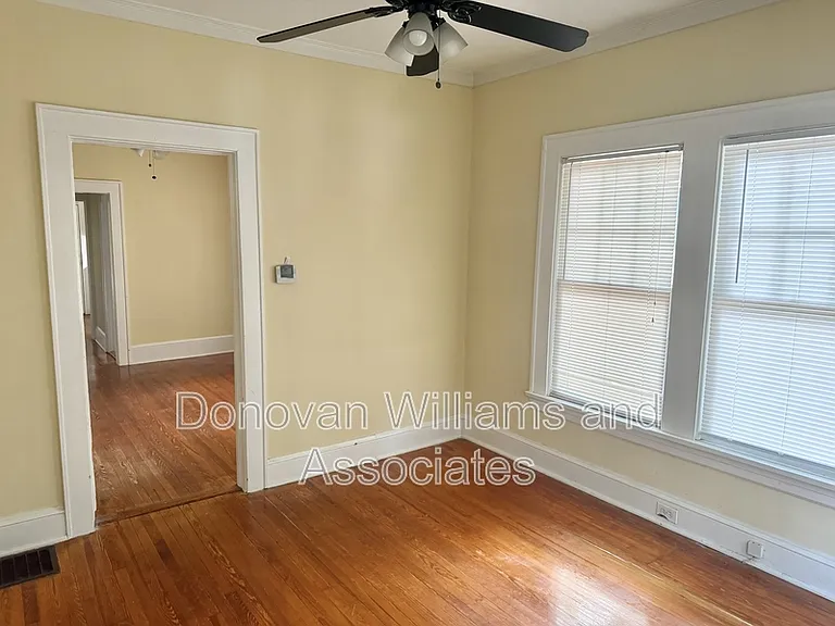 1529 Thomas Ave #B — Photo 3