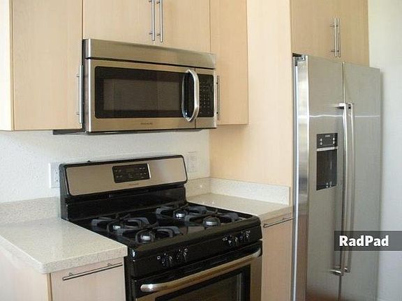 4th image of 1250 S Saltair Ave APT 202