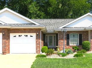 3220 Leverett Ct, Alton, IL 62002