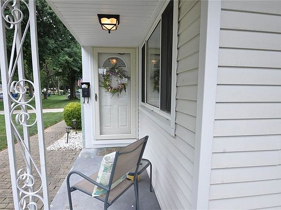 3rd image of 23892 Vincent Dr