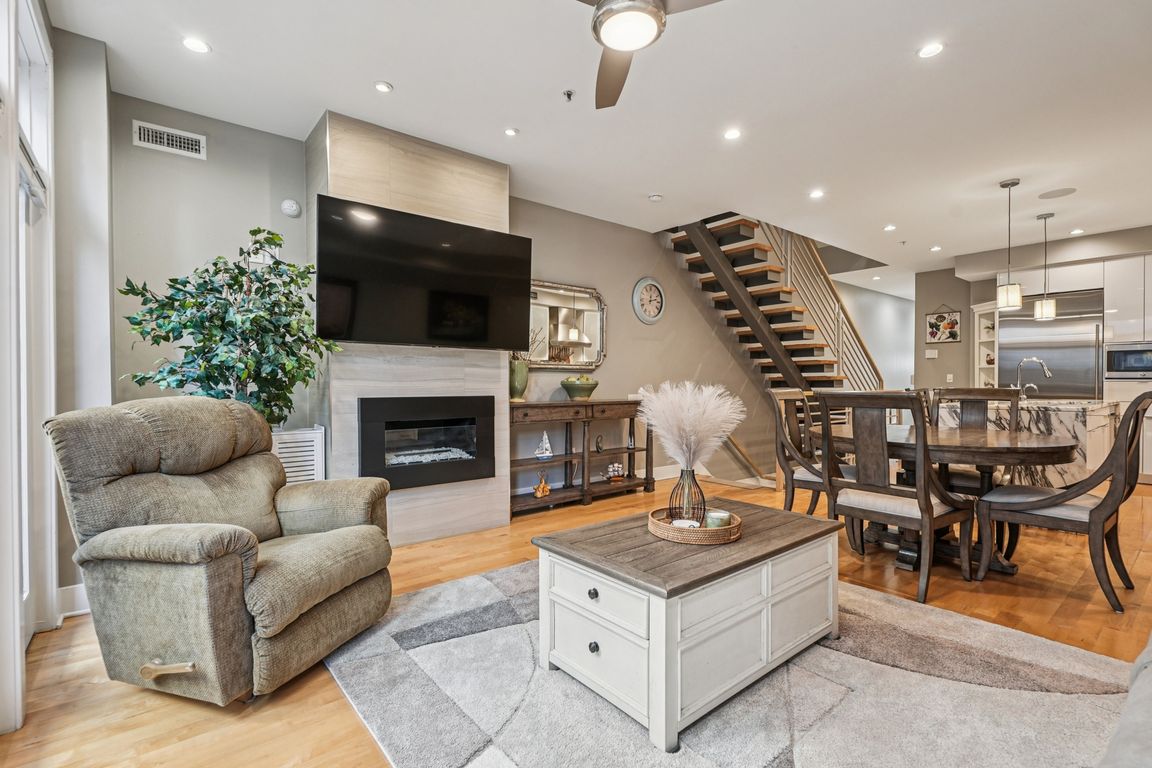 next background image