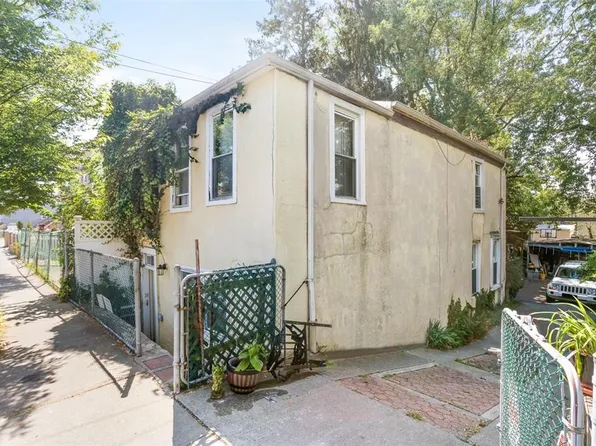 914 Crescent Street, Brooklyn, NY 11208