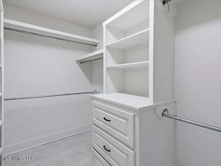 117 McCree Dr — Photo 28