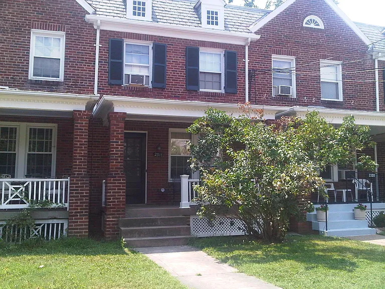 2318 Huidekoper Pl NW — Photo 1