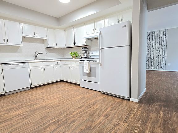 2nd image of 42221 Toddmark Ln