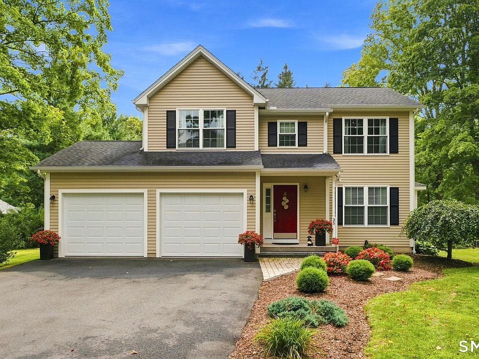 1st image of 35 Maple Avenue