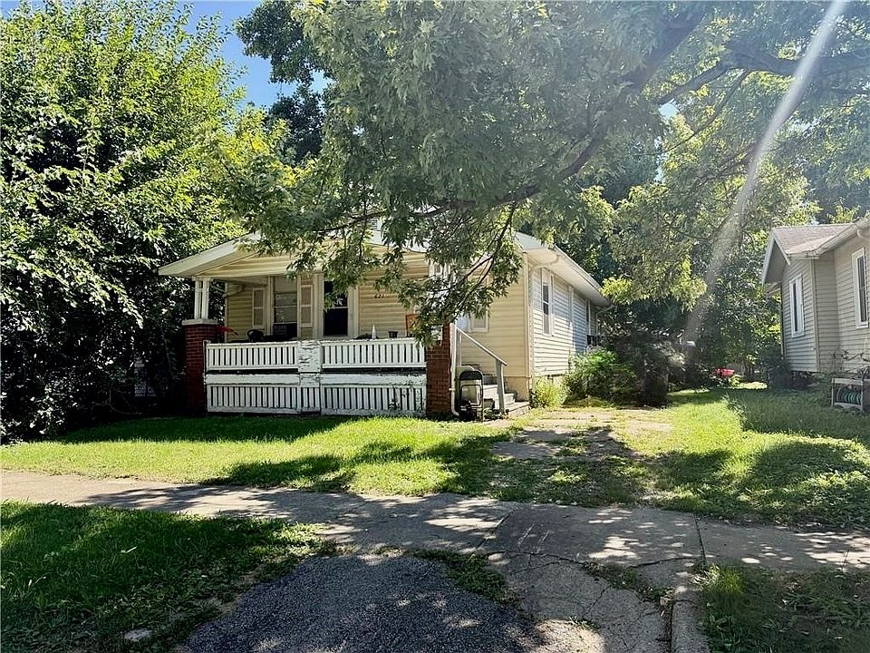 1st image of 621 W Sawyer St