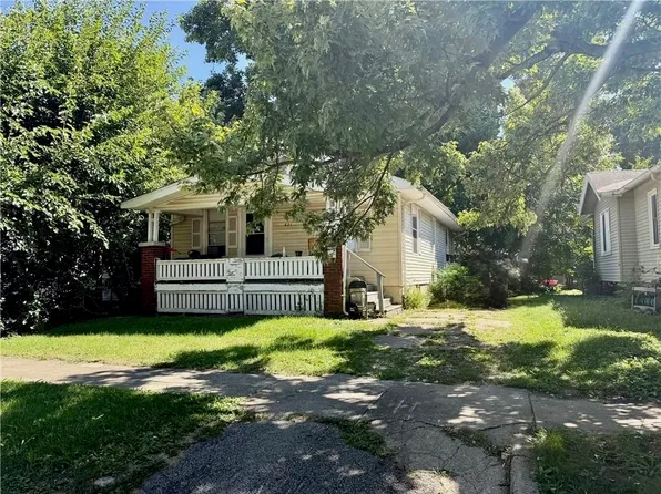 621 W Sawyer St, Decatur, IL 62526
