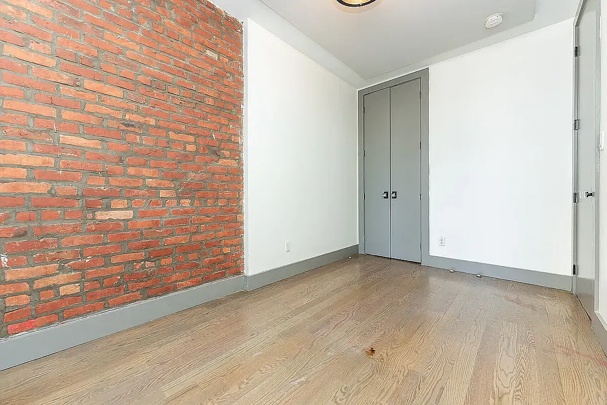 Building Photo - 1649 Summerfield St #3L