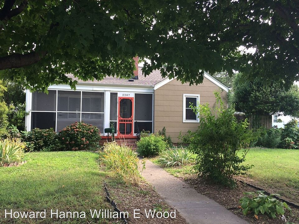 1st image of 2207 Leckie St