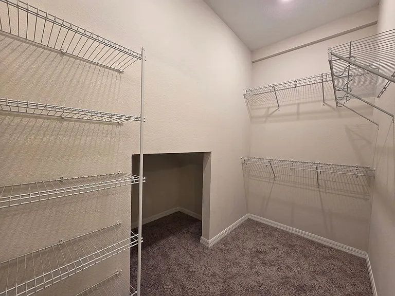 2865 High Pointe St — Photo 22