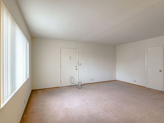 3rd image of 449-465 Ventura Ave #463
