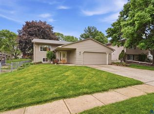 2117 S Melanie Ln, Sioux Falls, SD 57103