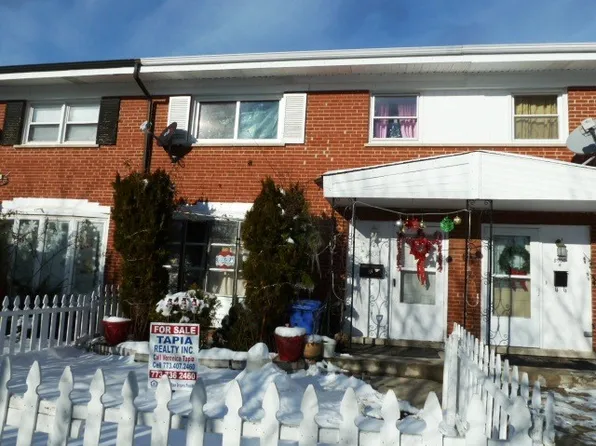 8900 Robin Dr APT B, Des Plaines, IL 60016