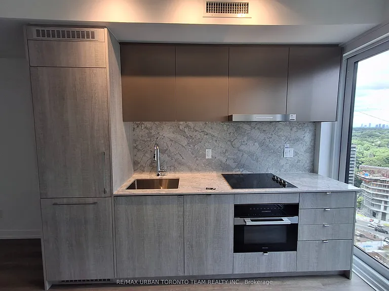 771 Yonge St #2111 — Photo 4