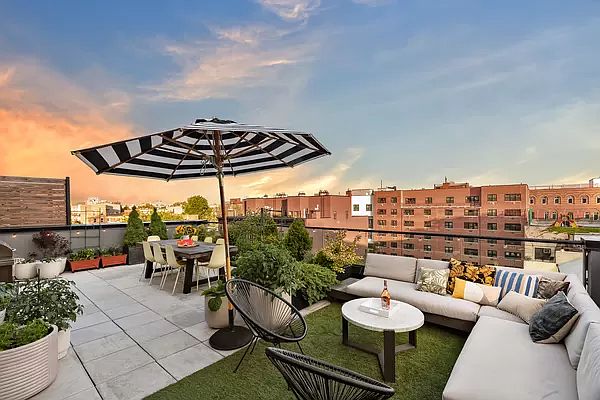 1st image of 29 Lexington Ave APT 4A