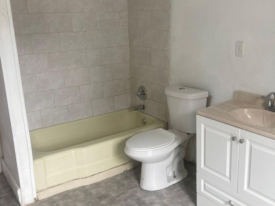 1st image of 219 Courtland Ave #2