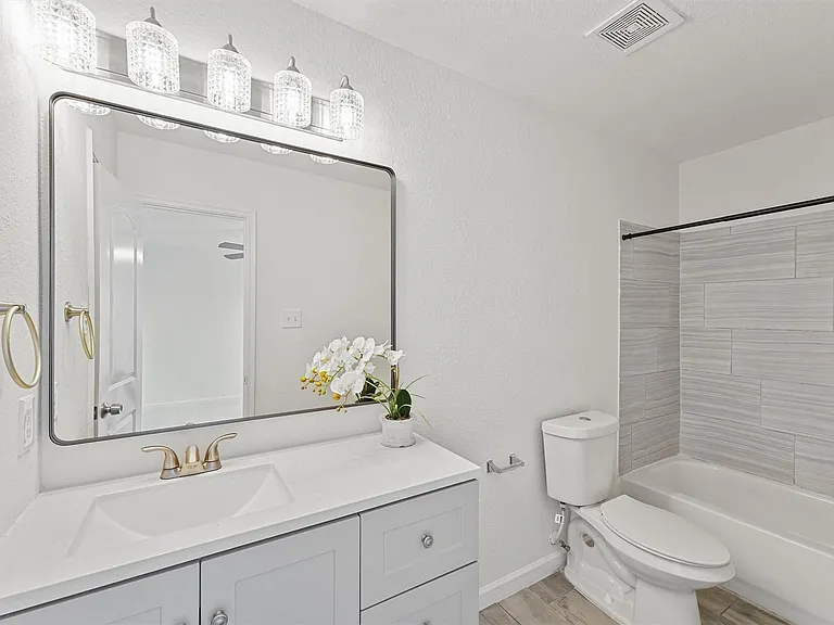 11210 Log Cabin Ln — Photo 23