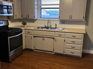 908 SW 1st St, Moore, OK 73160