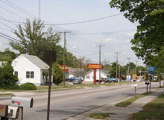 5th image of 3800 Oaklawn Blvd