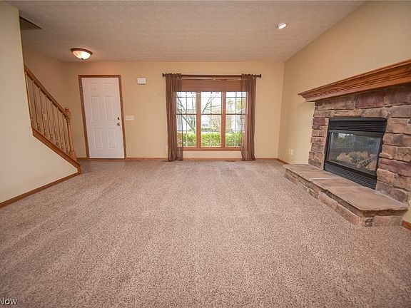 5th image of 164 Hillside Dr