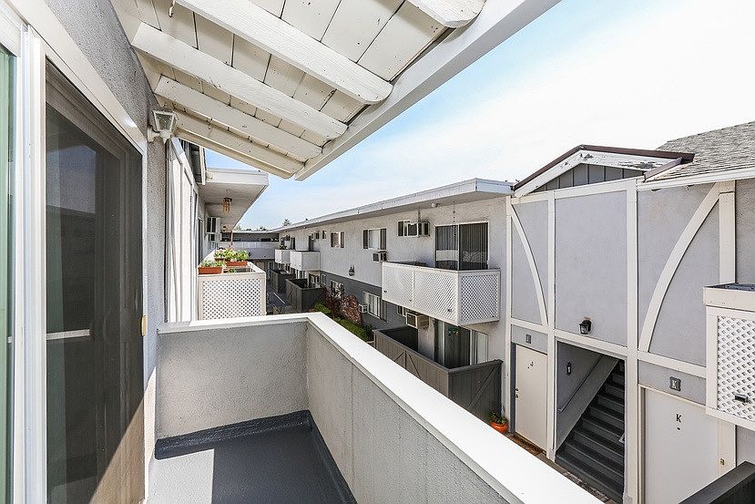 1st image of 634 W Sierra Madre Blvd APT U