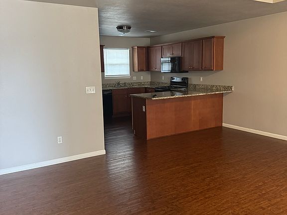 living room / dining area