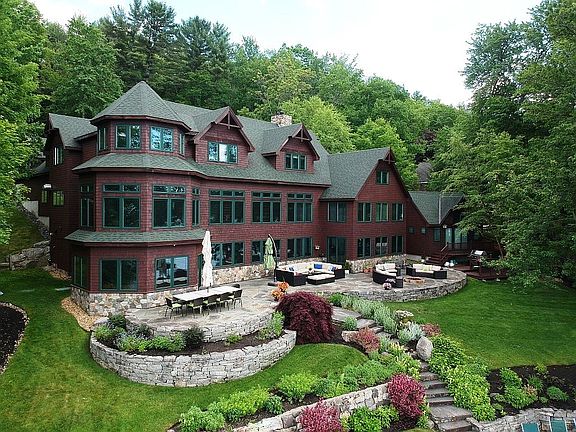 3rd image of 212 Edgewater Dr
