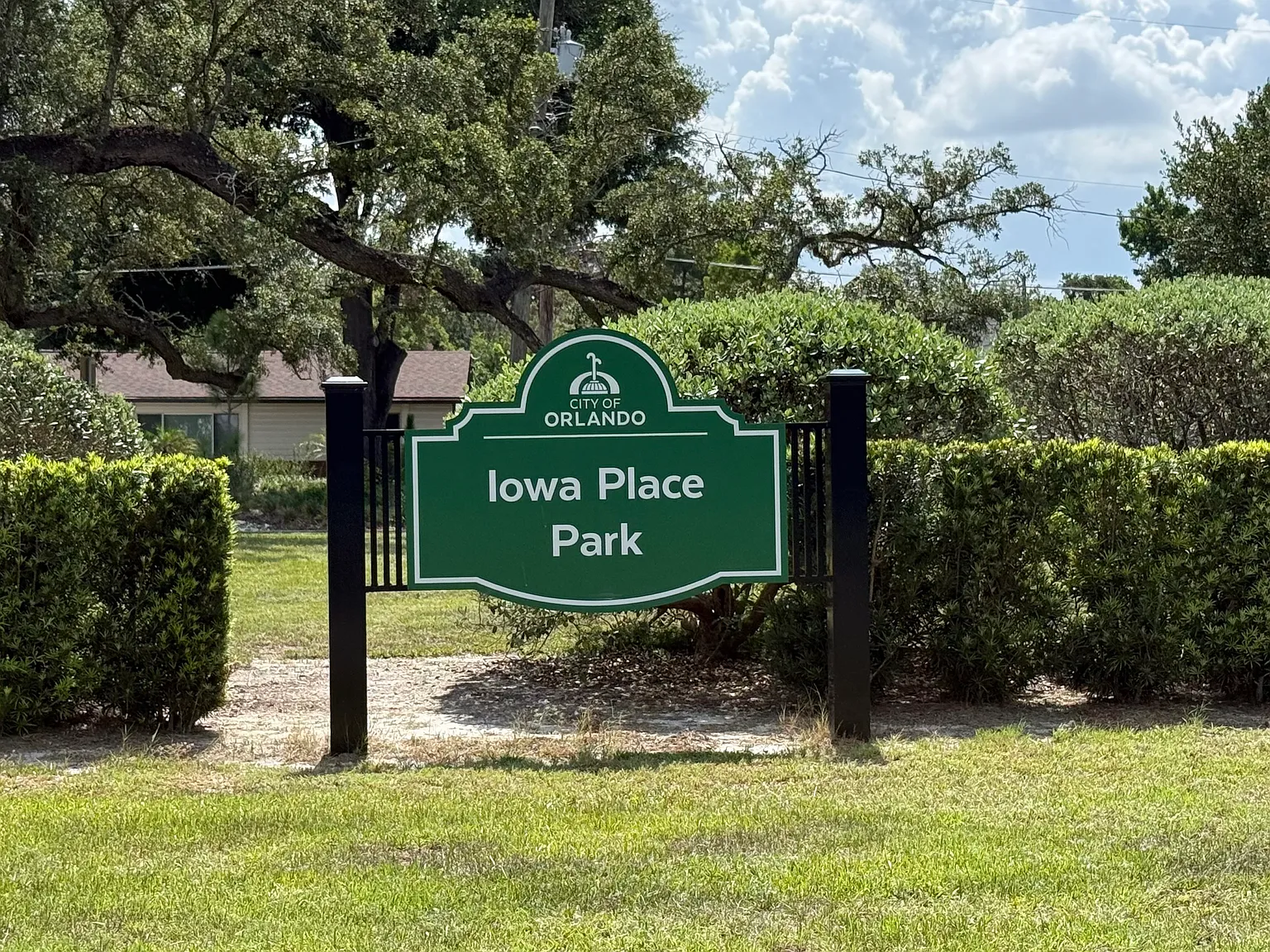 1529 Iowa Pl — Photo 3
