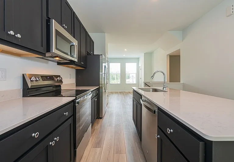 815 Freston Rd — Photo 4