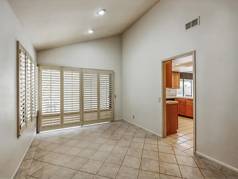 24321 Peacock St — Photo 8