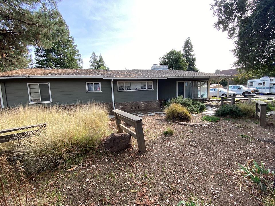 1st image of 571 Creekside Ln