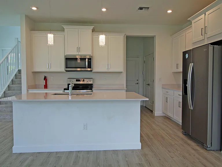 14247 SW Solange St — Photo 6