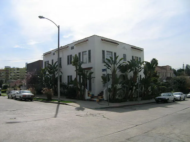 200 S Park View St — Photo 3