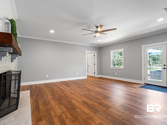 5th image of 10331 Garris Dr