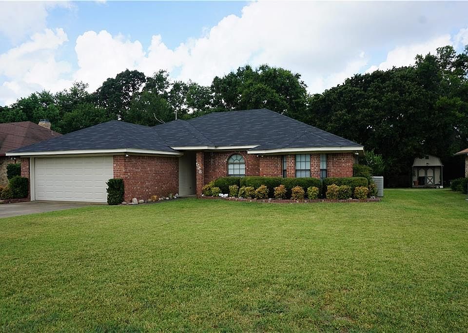 1st image of 528 Lincoln Dr