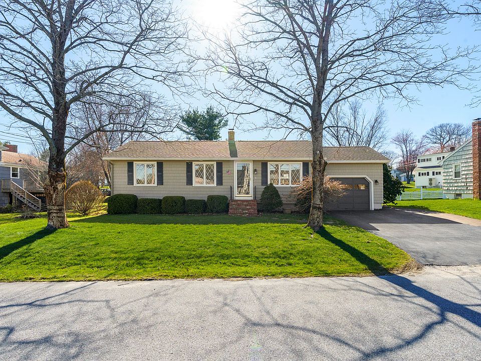 1st image of 6 Matthews Avenue