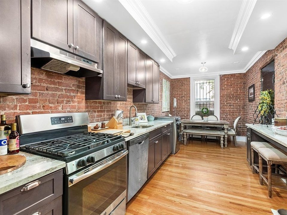 1st image of 235 W 100th St APT 1R