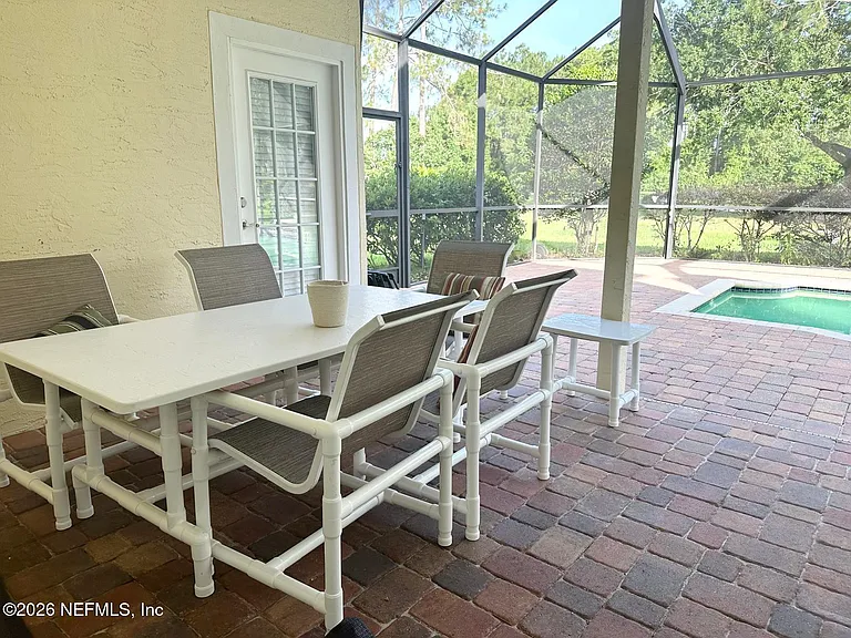 1932 Lyndhurst Dr — Photo 20