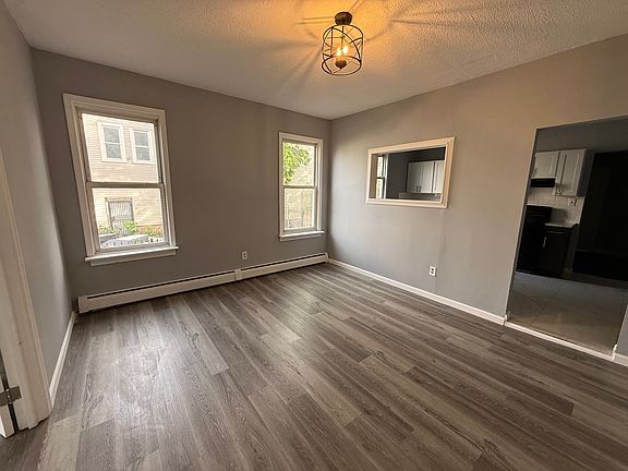 5th image of 50 Saint James Pl Floor 1
