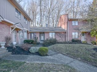 5525 Forest Lake Dr, Prospect, KY