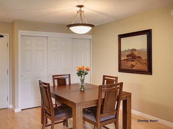 3rd image of 2811 Cutters Grove Ave APT 201