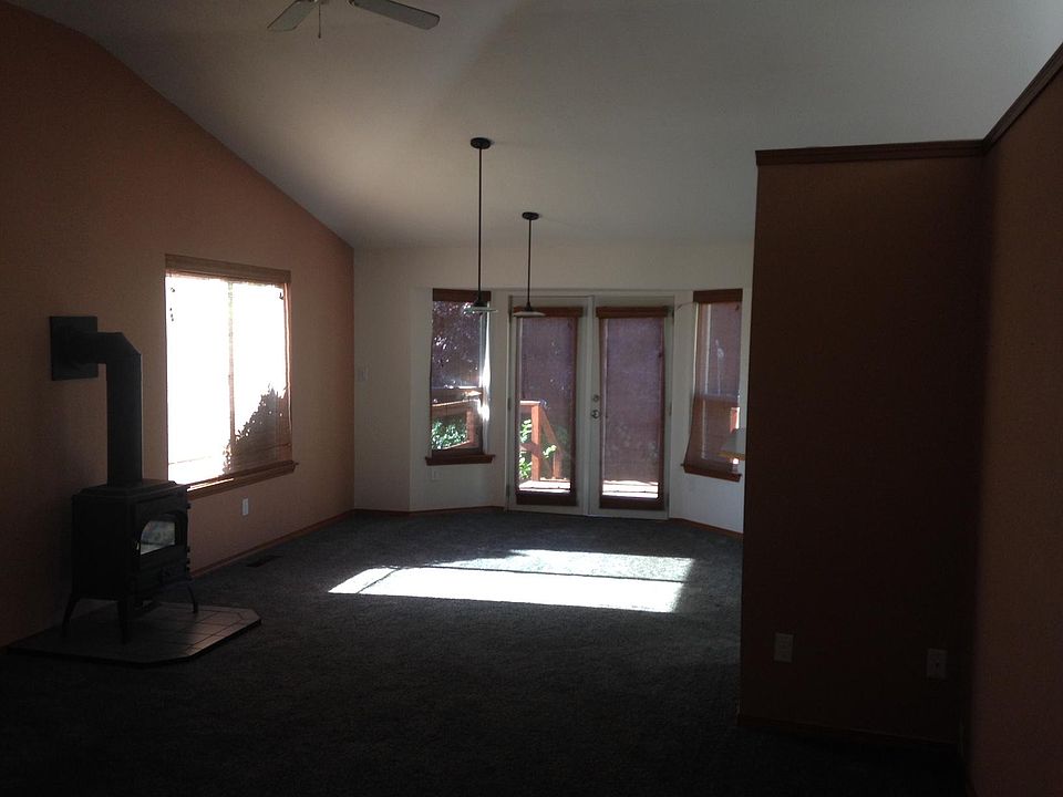 1st image of 10724 7th Ave SE
