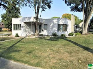 1003 Washington Ave, Sheldon, IA 51201