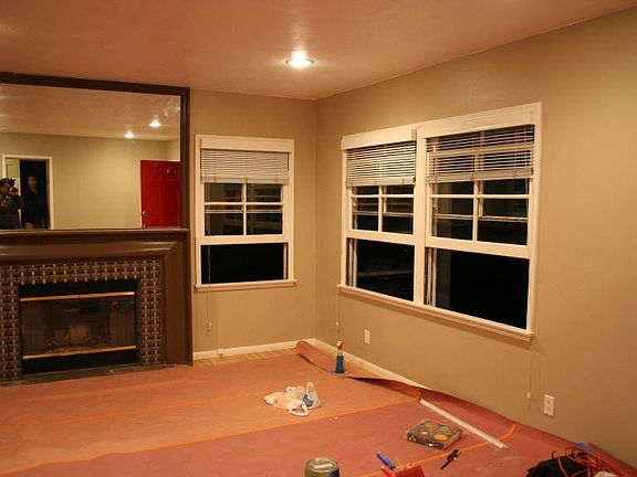 3rd image of 7724 Amestoy Ave